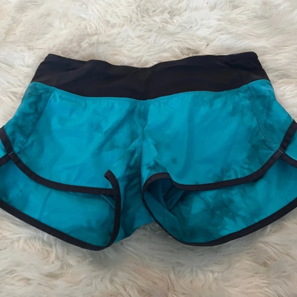 LULULEMON Speed Up Shorts sz 4 ( Fits like a 2)